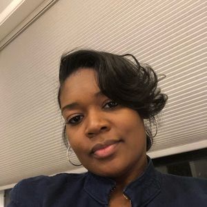 Meet your Posher, Delorise